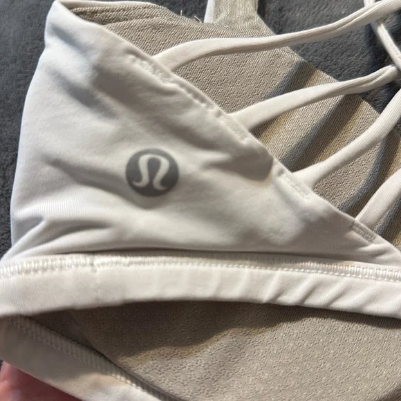 Lululemon free to be bra size 4 - Picture 3 of 4